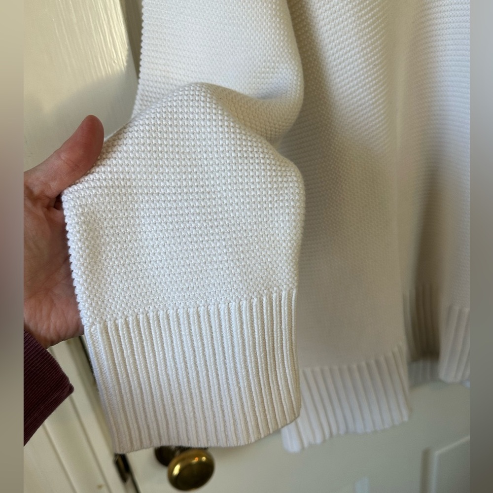 Everlane 100% Cotton White V-Neck Sweater - Picture 2 of 6